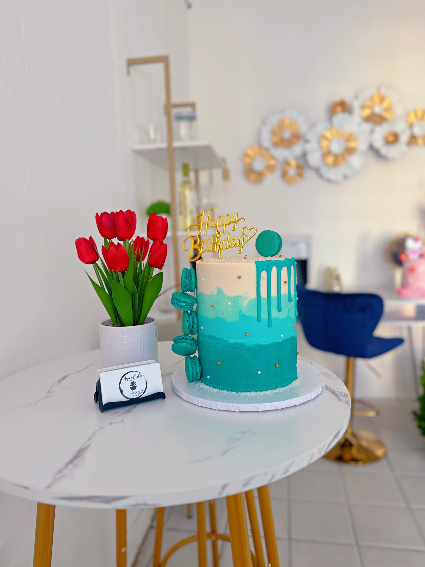 Monochrome Macarons & Textures Happy on the Go